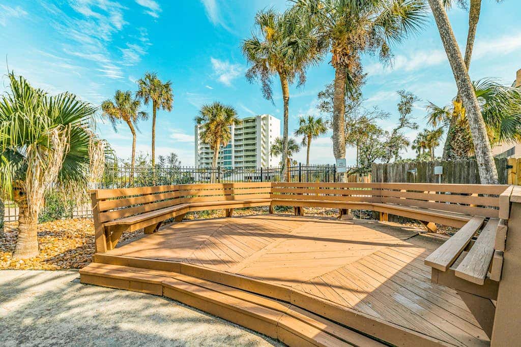 Maravilla Condos - Anchors Away