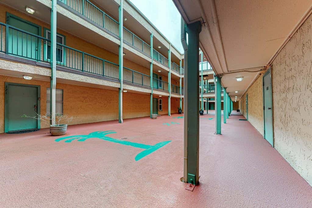 Maravilla Condos - Anchors Away