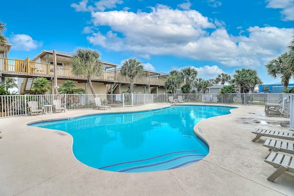 Soothing dog-friendly home with pool, W/D, gas grill, balcony, patio, & kitchen