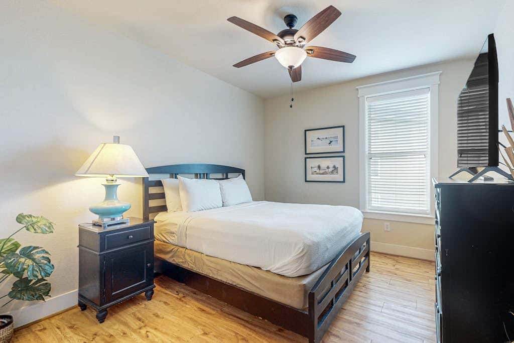 Pointe West Resort - Beach Retreat