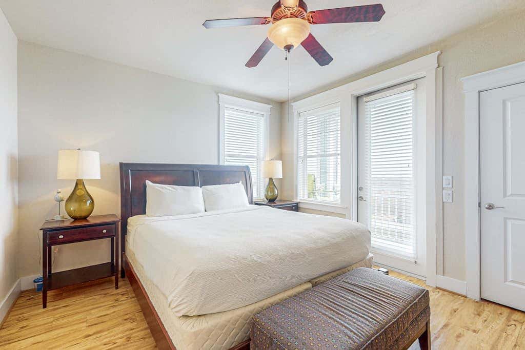 Pointe West Resort - Beach Retreat