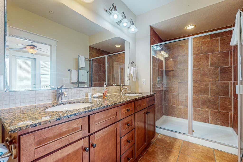 Pointe West Resort - Beach Retreat