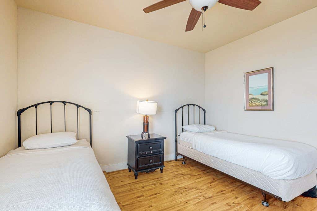 Pointe West Resort - Beach Retreat