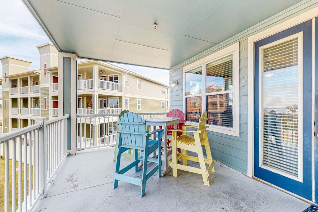 Pointe West Resort - Beach Retreat