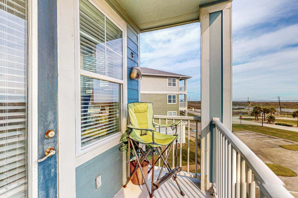 Pointe West Resort - Beach Retreat