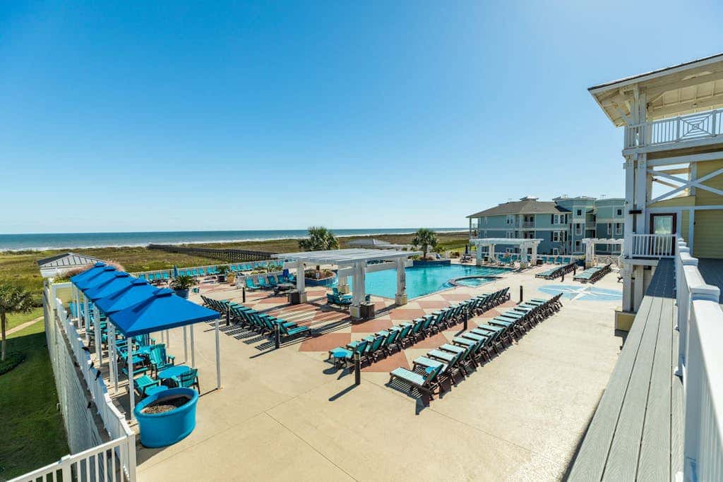 Pointe West Resort - Beach Retreat