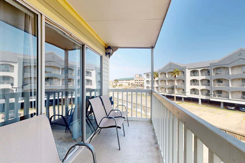 Victorian Condos - The Divine Pearl
