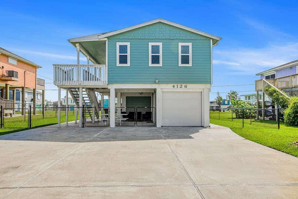 The Shell Shack - Pool & Tennis Access, Patio