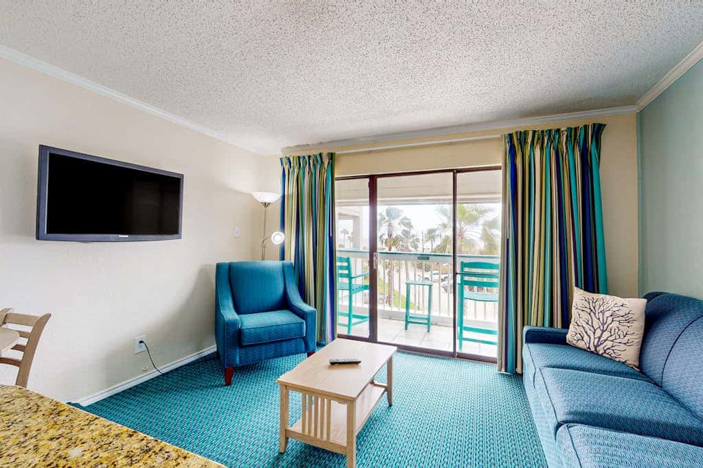 Seabreeze Retreat - Beach Views, Pool & Hot Tub