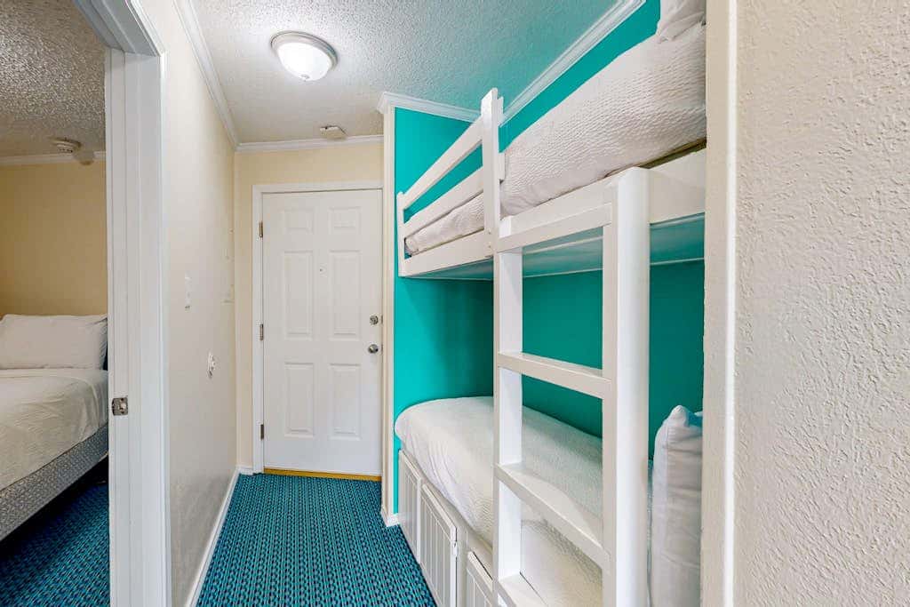 Seabreeze Retreat - Beach Views, Pool & Hot Tub