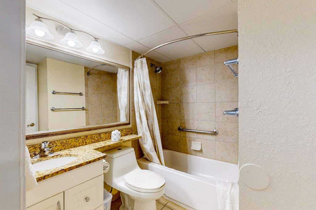 Seabreeze Retreat - Beach Views, Pool & Hot Tub
