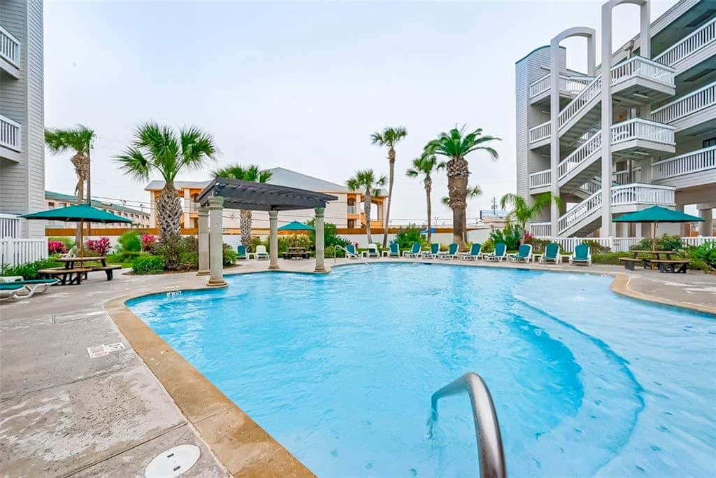 Seabreeze Retreat - Beach Views, Pool & Hot Tub