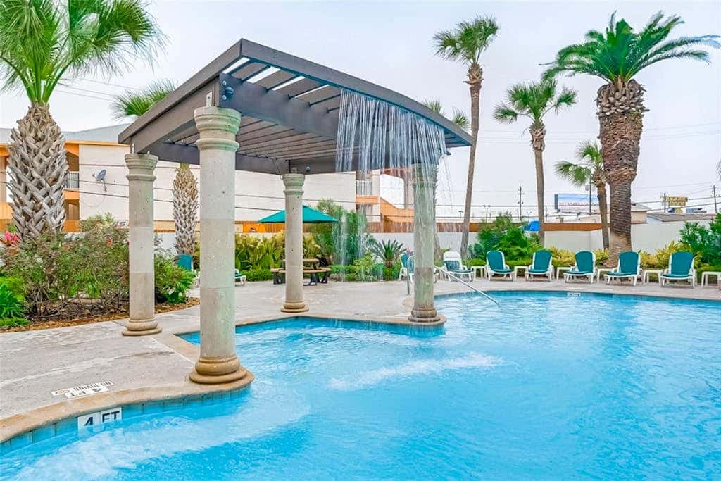 Seabreeze Retreat - Beach Views, Pool & Hot Tub