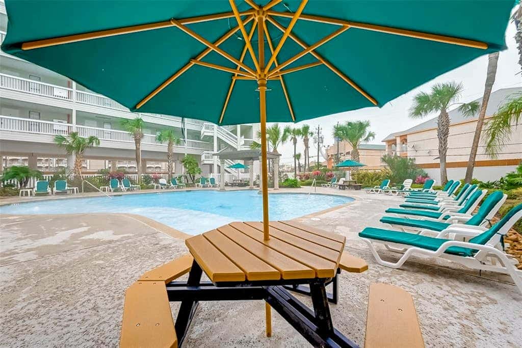 Seabreeze Retreat - Beach Views, Pool & Hot Tub