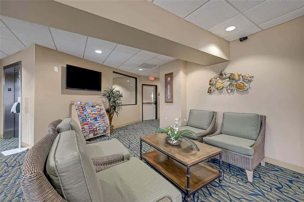Seabreeze Retreat - Beach Views, Pool & Hot Tub