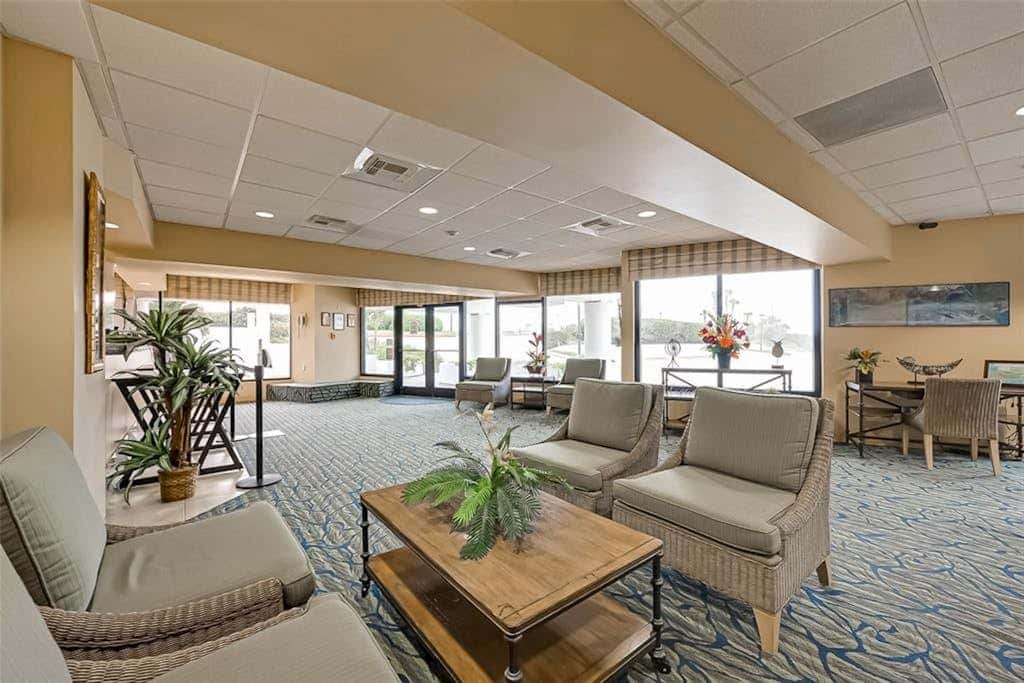 Seabreeze Retreat - Beach Views, Pool & Hot Tub