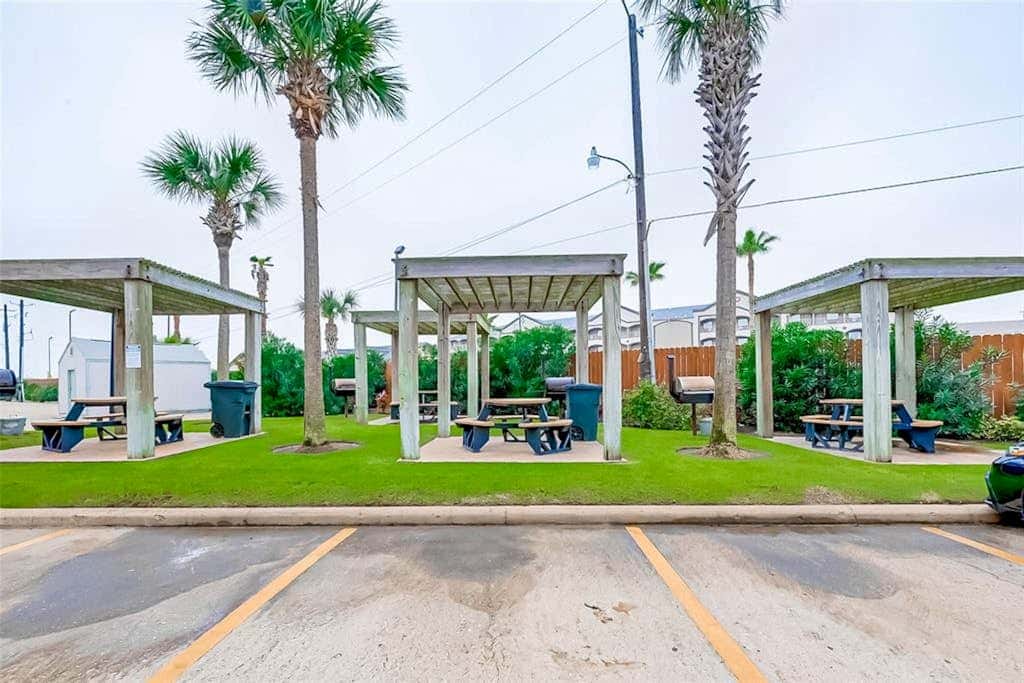 Seabreeze Retreat - Beach Views, Pool & Hot Tub