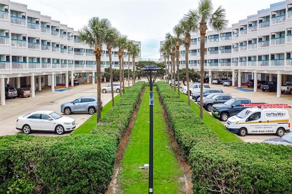 Seabreeze Retreat - Beach Views, Pool & Hot Tub