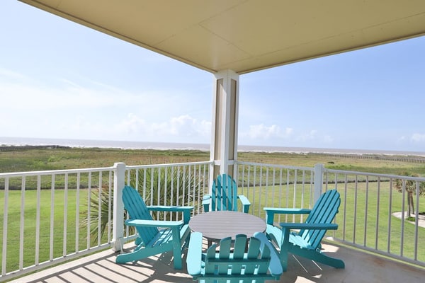 Gulf-front condo at Pointe West with 2 pools, spas & beach access