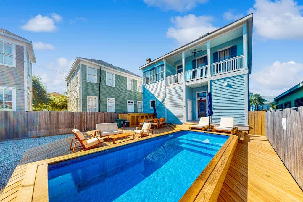Blue Sky Getaway - Private Pool & Historic Charm