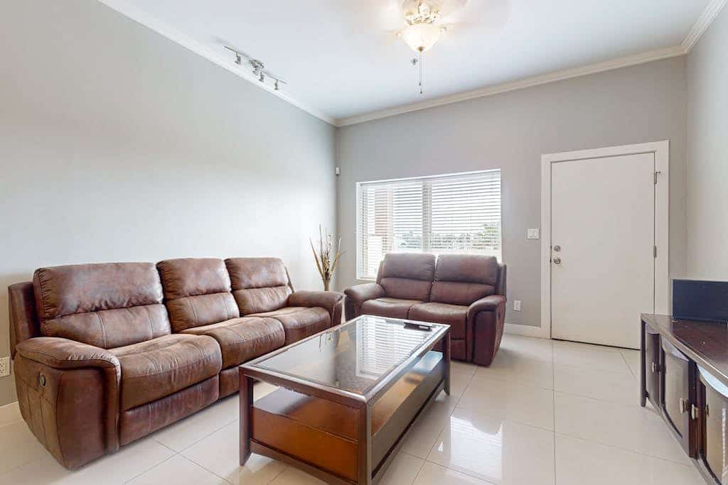 La Isla Condominiums #F304