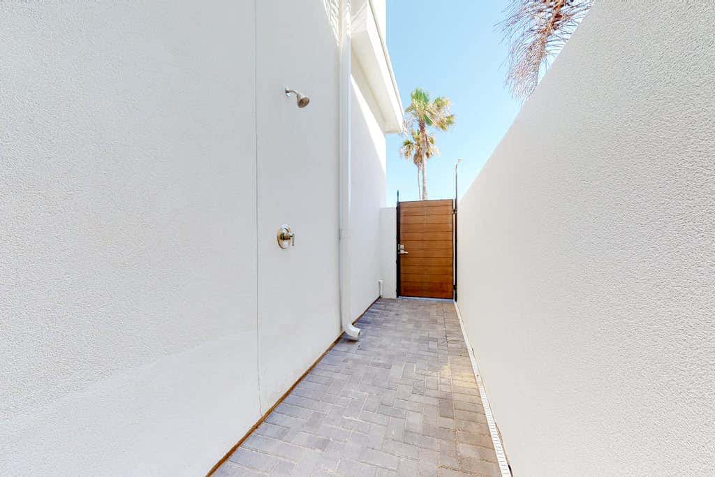 Dolphin Beach House - Private Pool & Fenced Yard