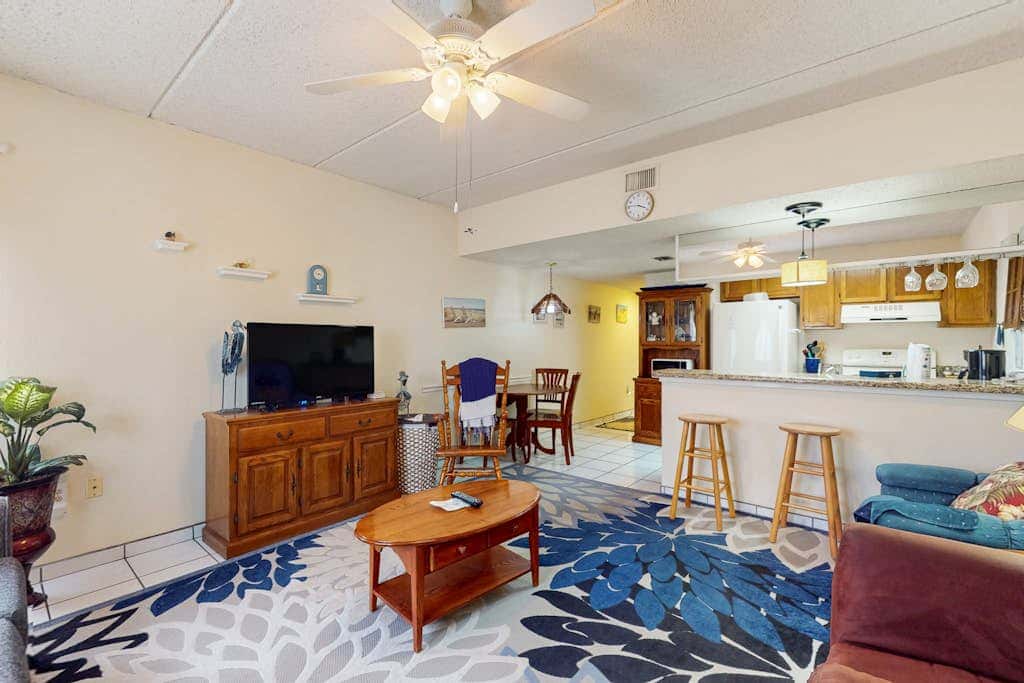 Ventura Condominiums #101