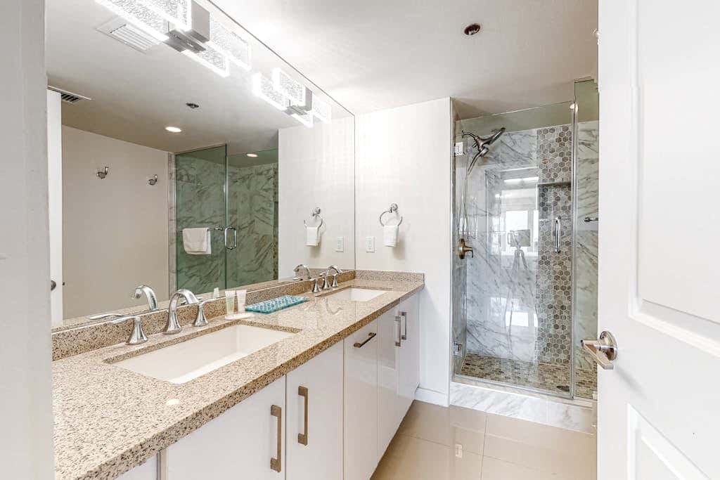 Solare Tower 705 - Gulf-Front, Ocean Views & Pool