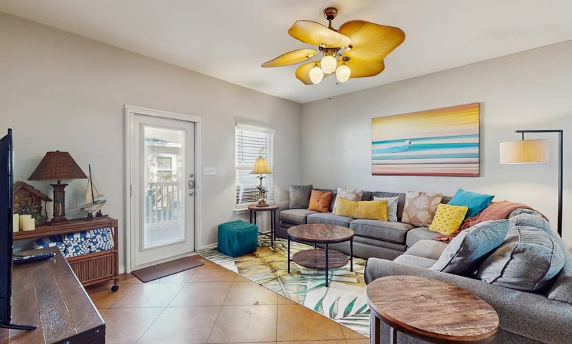 Comfortable townhome with pool - close to the beach access
