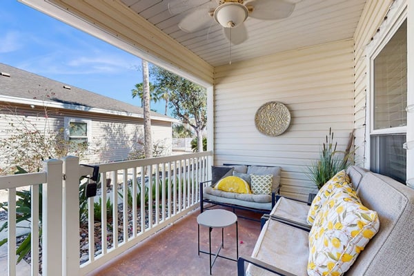 Comfortable townhome with pool - close to the beach access
