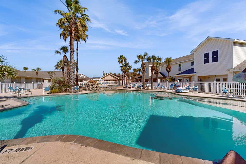 Palm Bay 505 - Heated Pool, Close to the Beach