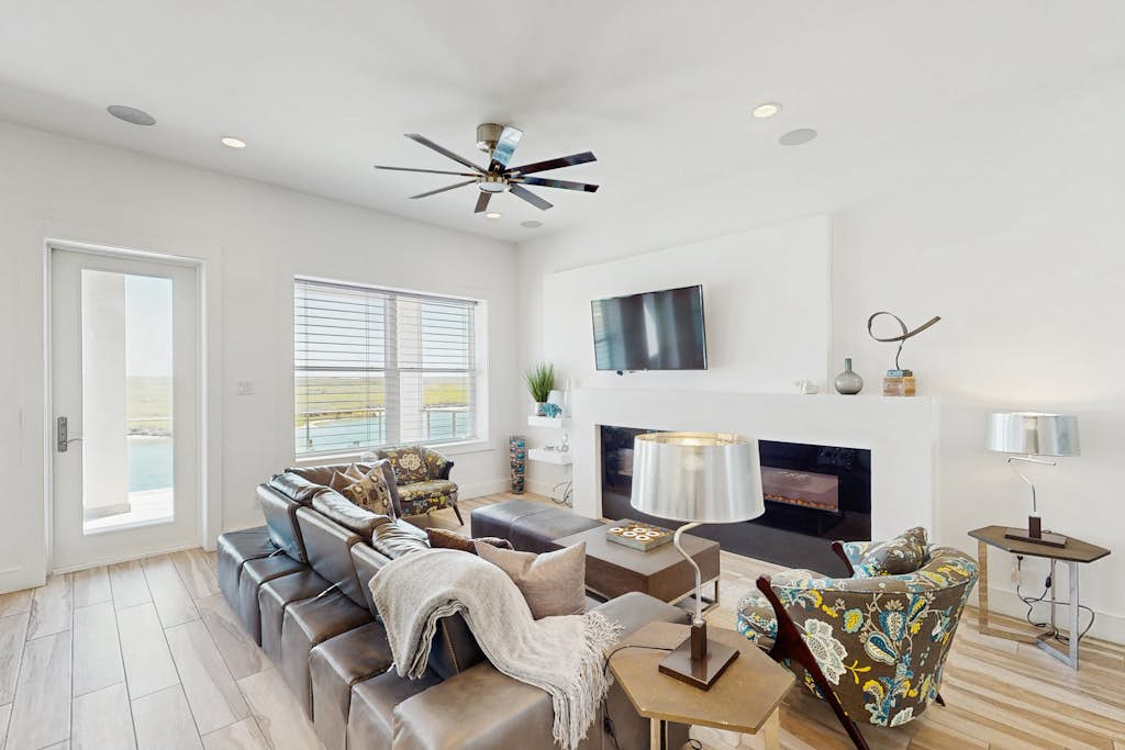 Padre Villa 104 - Gulf & Lake Views, Sleeps 14