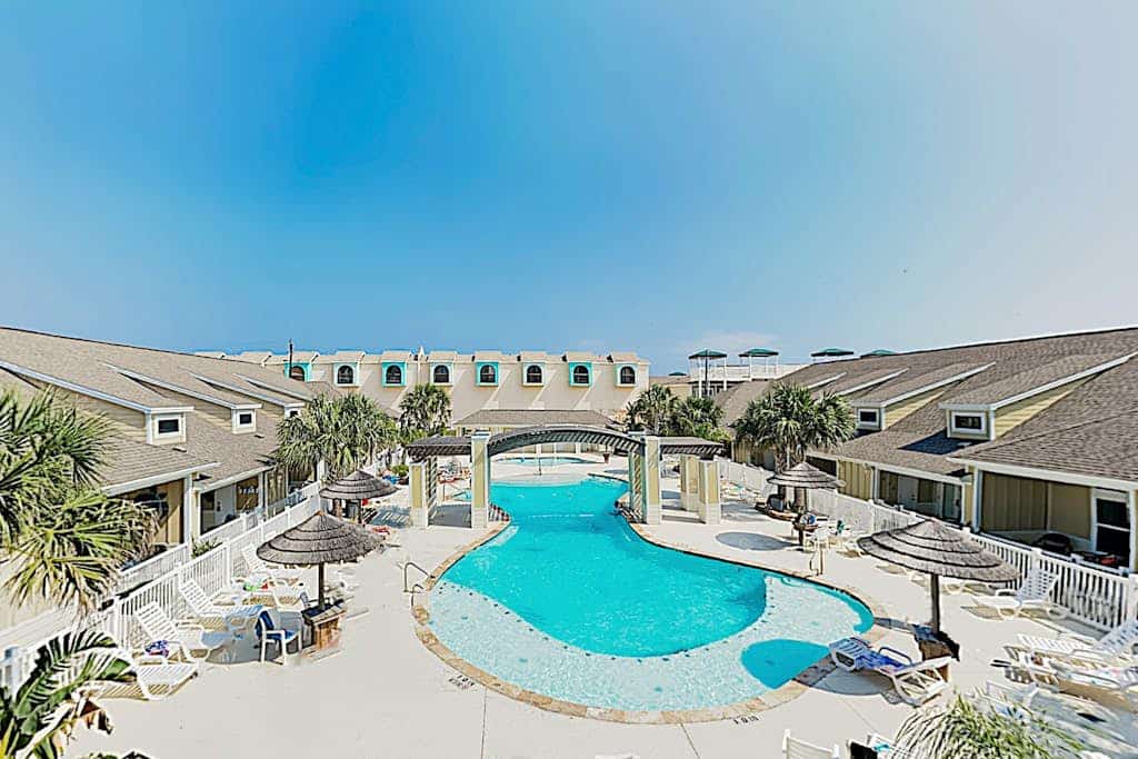 Turtle Cove - 2 Pools, Walk to Beach, Dogs OK