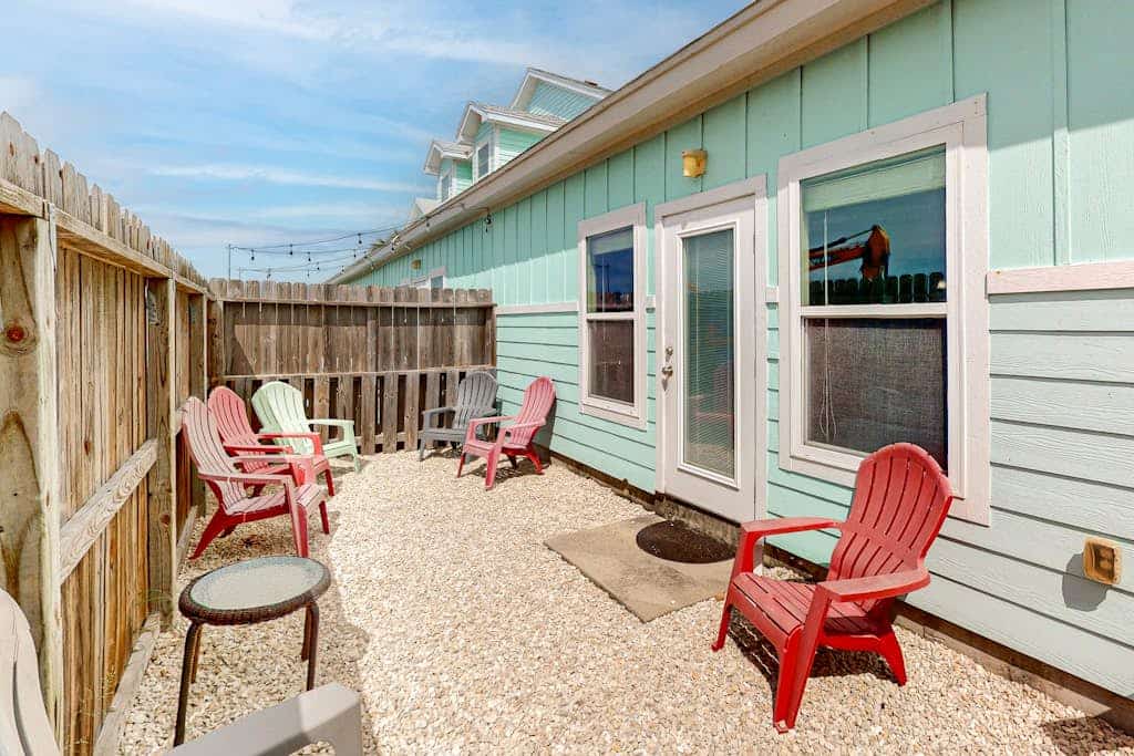 Nemo Cay Retreat | Heated Pool & Kids’ Play Fountains | 5 Minutes to Beach