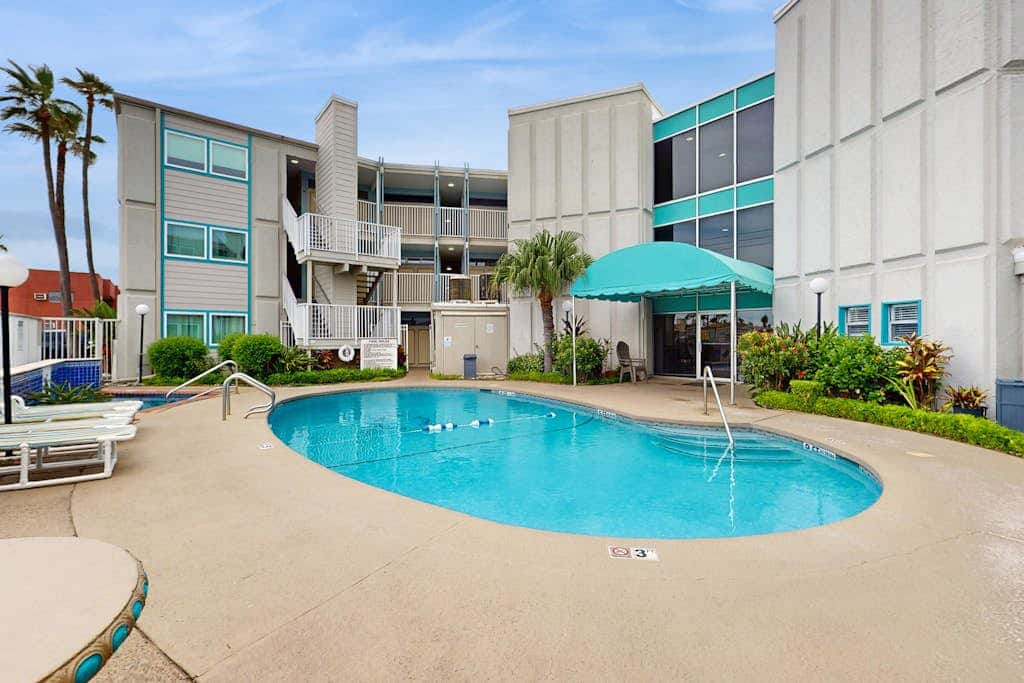 La Internacional Condominiums #203