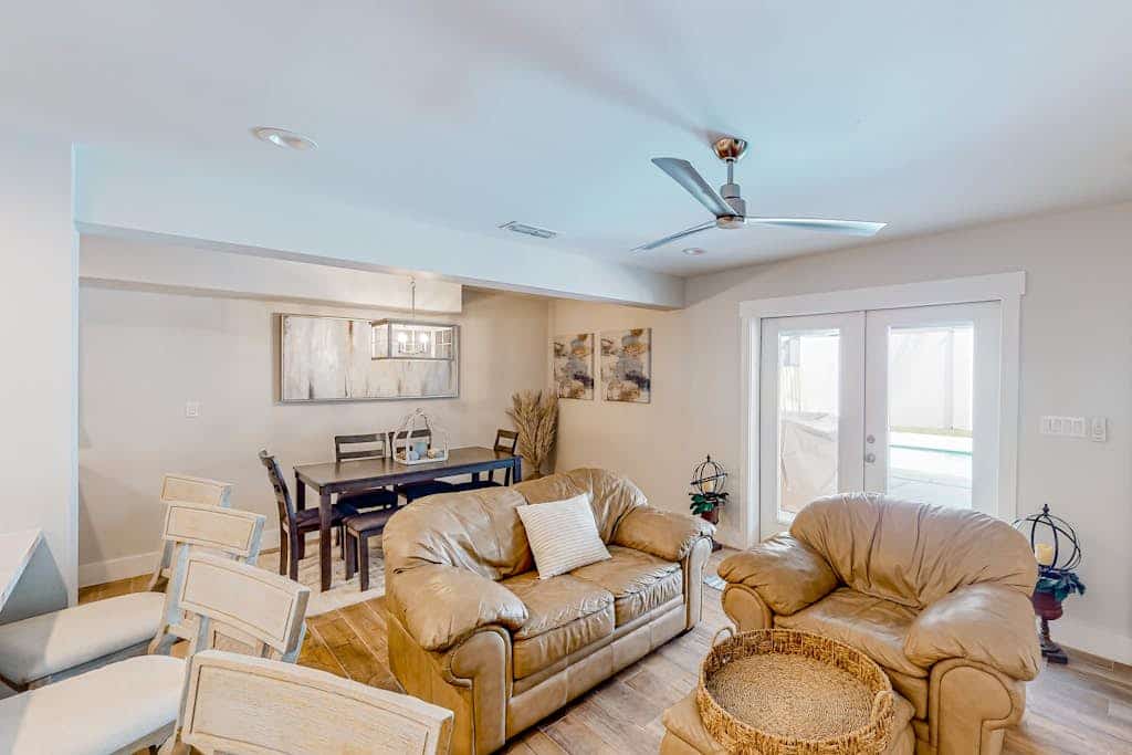 Carolyn's Beach House unit B