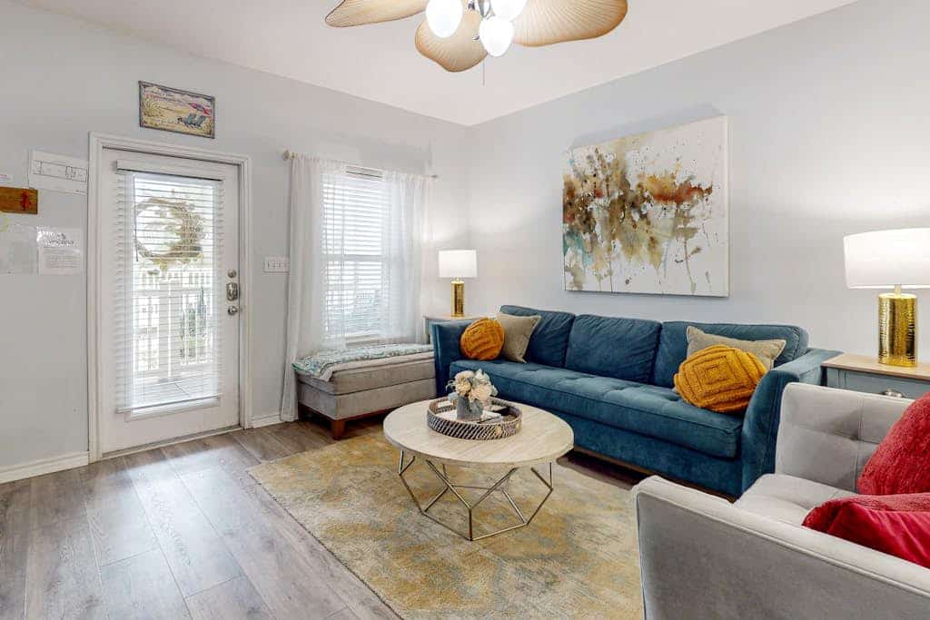 Palm Bay 402 - Pool, Patio & Dog-Friendly