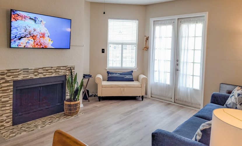Completely renovated dog-friendly condo w/hot tub & pool - short walk to beach