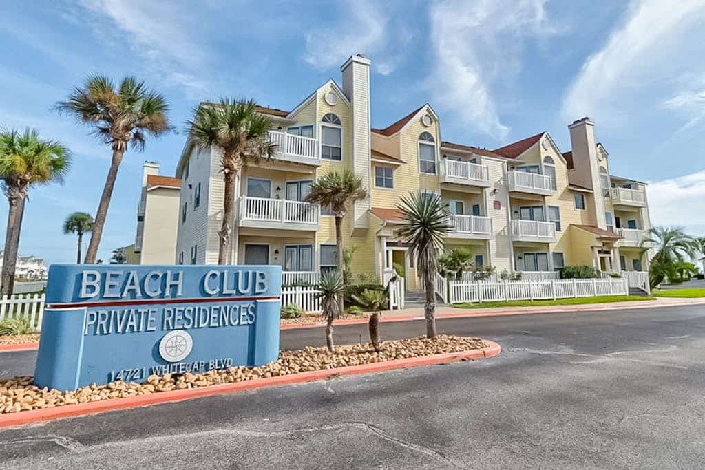 Completely renovated dog-friendly condo w/hot tub & pool - short walk to beach