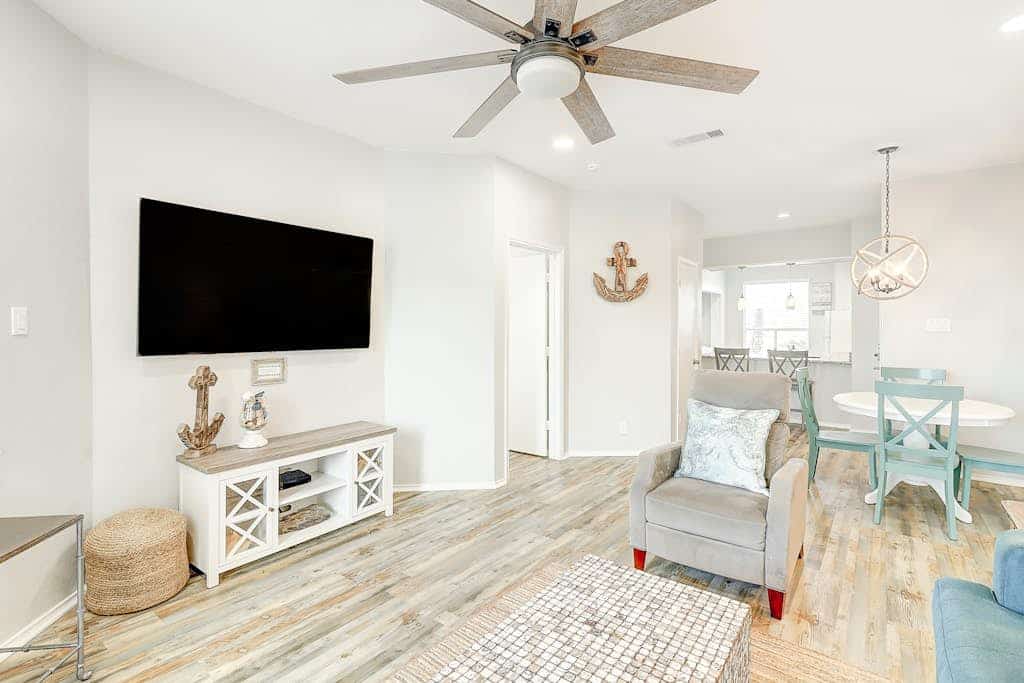 Updated beach condo with pool, sauna, patio & high-end appliances - dog-friendly