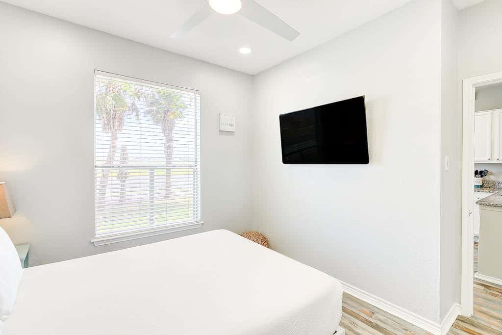 Beach Club 174 - Pool, Sauna, Patio & Dogs OK
