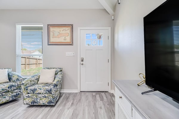 Friendly neighborhood home near fishing pier with dog-friendly yard & W/D