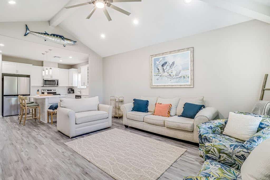 Friendly neighborhood home near fishing pier with dog-friendly yard & W/D