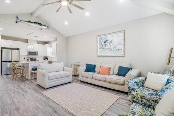Friendly neighborhood home near fishing pier with dog-friendly yard & W/D