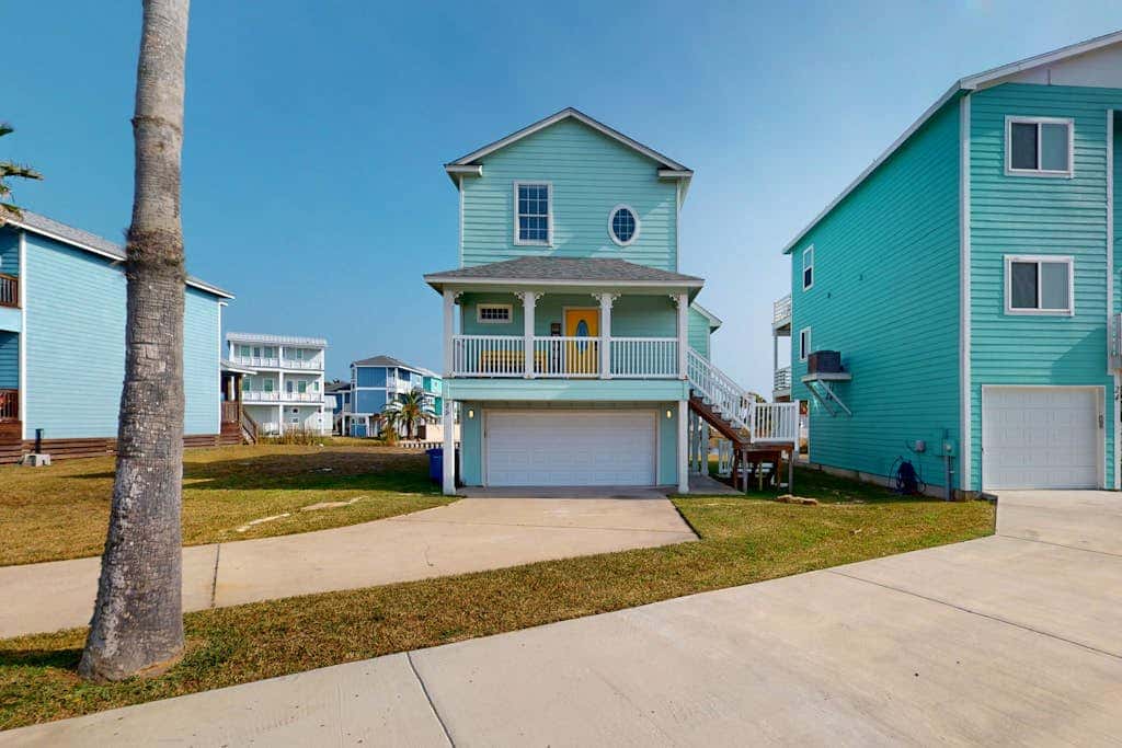 Bella Vista #25 - Water Views, Pool & Hot Tub