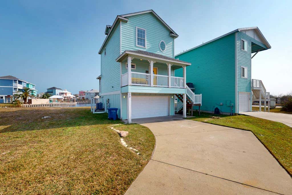Bella Vista #25 - Water Views, Pool & Hot Tub