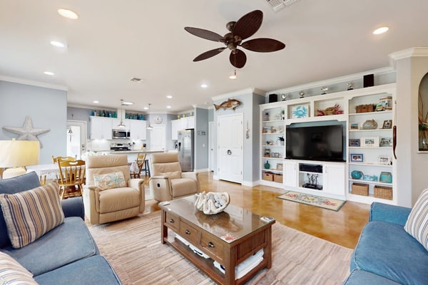 Contemporary home with covered patio & yard - quick drive to the beach & dining