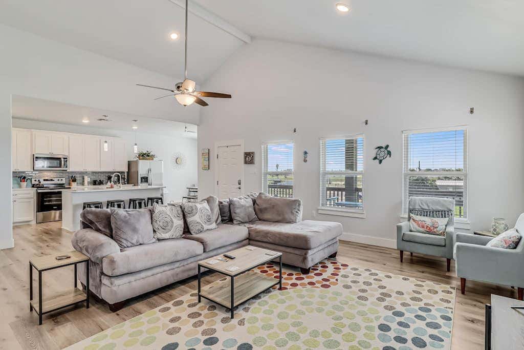 The Sea Glass Inn - Ocean Views, Yard & Dogs OK