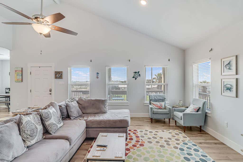 The Sea Glass Inn - Ocean Views, Yard & Dogs OK