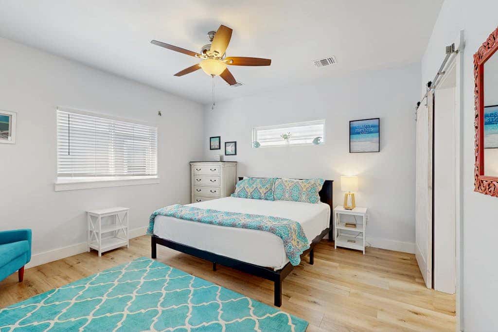 The Sea Glass Inn - Ocean Views, Yard & Dogs OK